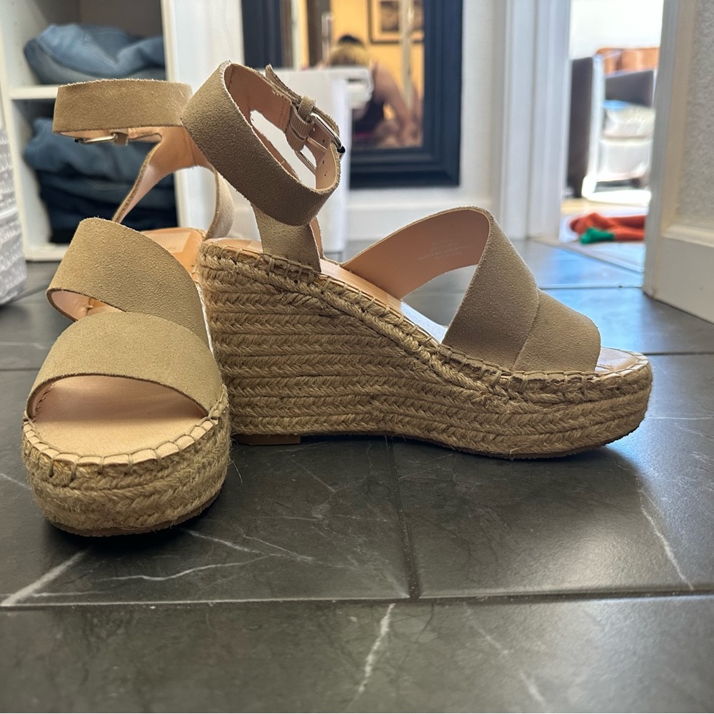 Never worn dolce vita “the Shayla” espadrille wedges size 7